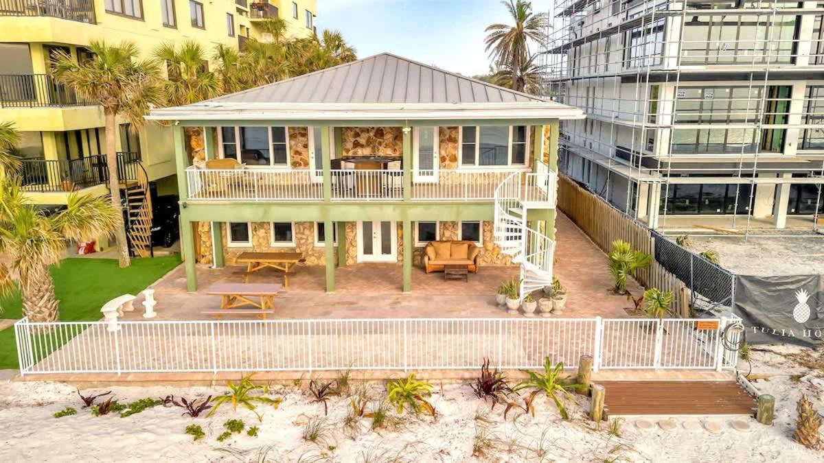 Stones Throw Beachside Bungalow #1 On The Beach Clearwater Beach Exterior photo