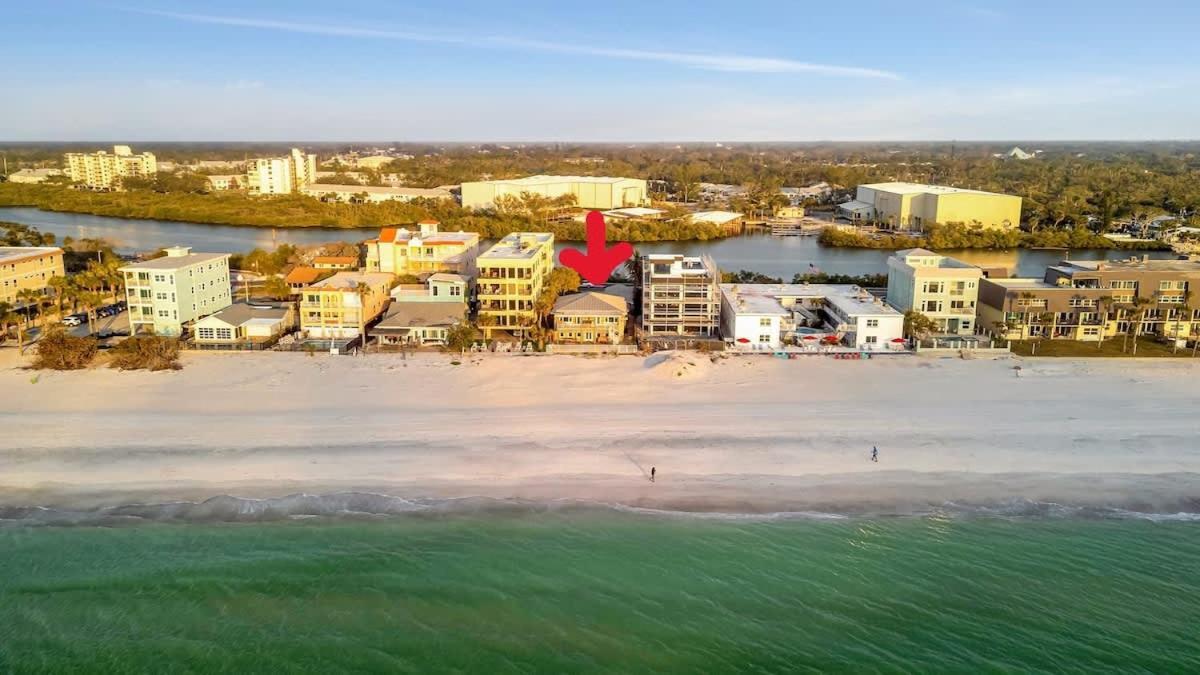 Stones Throw Beachside Bungalow #1 On The Beach Clearwater Beach Exterior photo